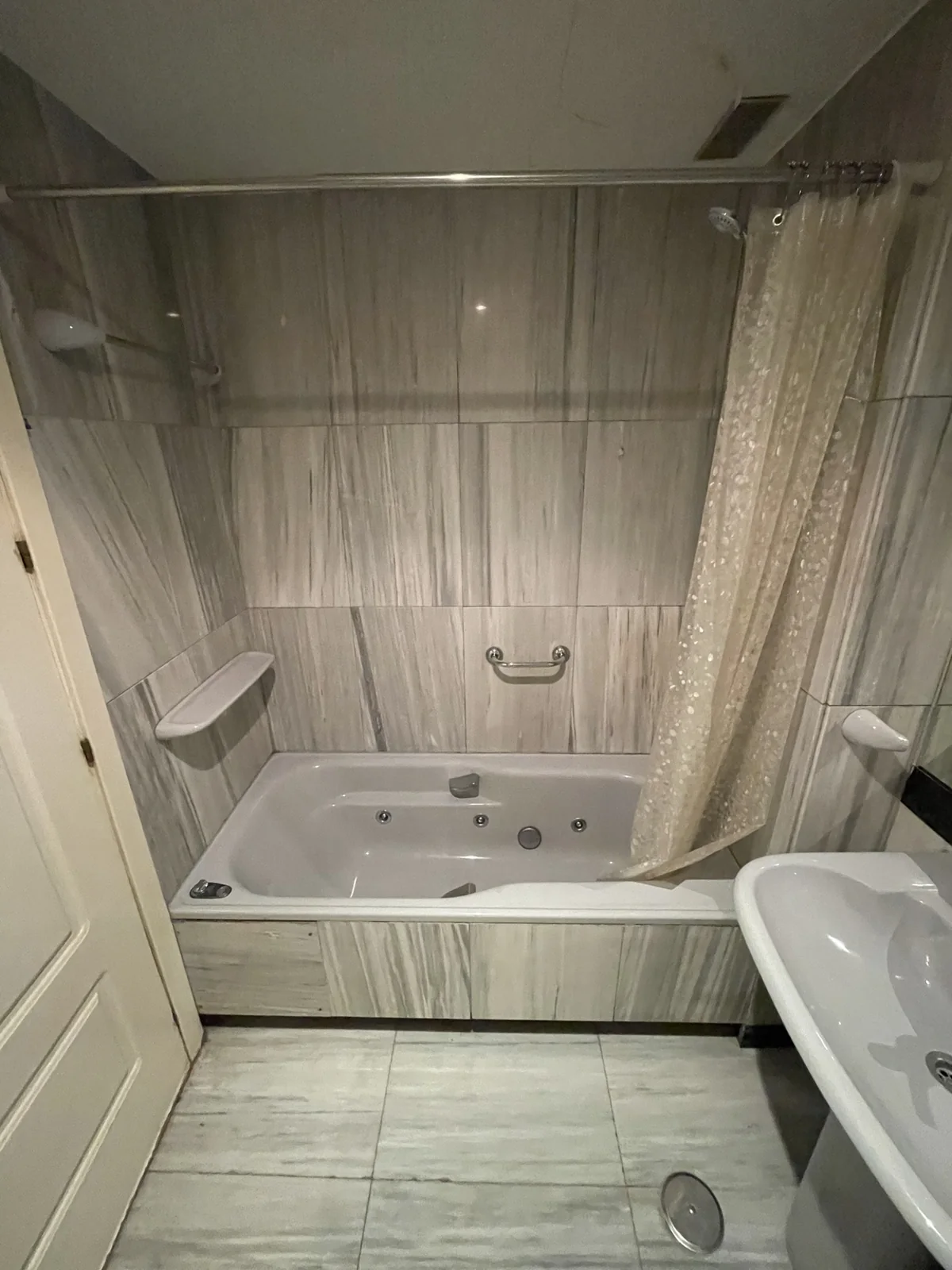 La bañera antes de comenzar los trabajos.